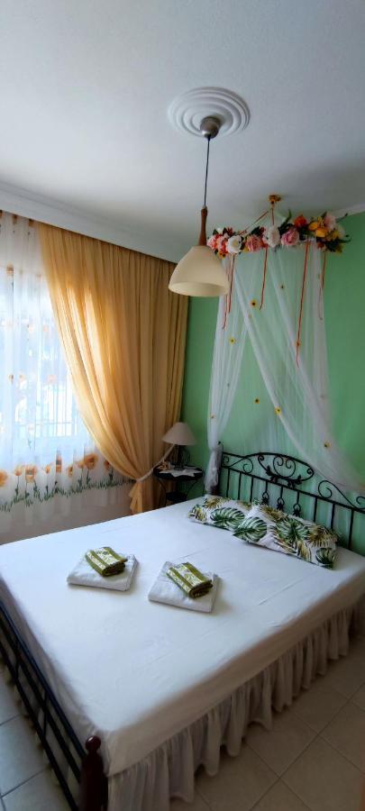 Sunflower Apartment Néa Péramos Kültér fotó